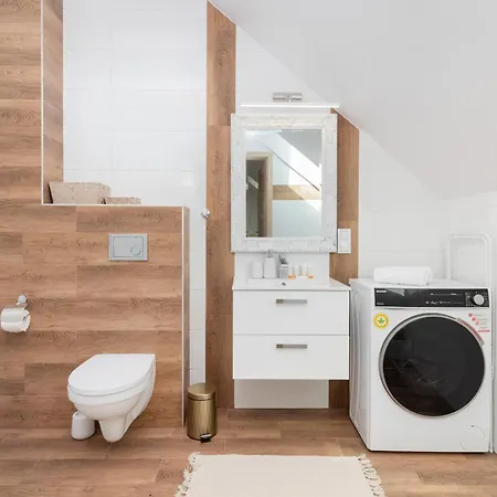 Nadmorski Zakatek With Parking By Renters Apartmán Gdyně